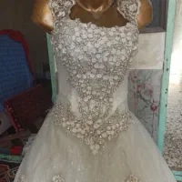 لباس عروس|لباس|درمیان, |دیوار