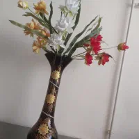 گلدان و گل مصنوعی