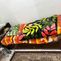 تخت یک‌نفره با تشک و کشو چوبی و تختخواب تاشو