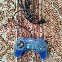 دسته کامپیوتر و هدفون