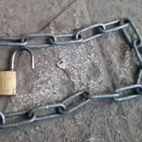 قفل و زنجیر فولادی
