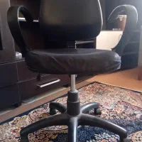 صندلی چرخی سالم و کارکرده