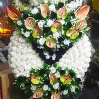 اجاره تاج گل تسلیت ، سبد گل و دورمزار