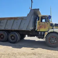ولوو کمپرسی دهچرخ ۵۷