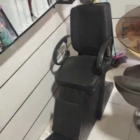 صندلی آرایشگری و تاتو