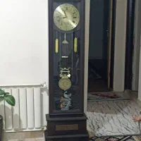 اینه وساعت ایستاده