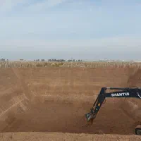 بیل مکانیکی زنجیری جهت حفاری استخر