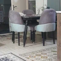 سه عدد صندلی