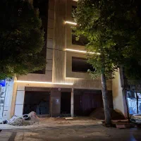 آپارتمان 3 طبقه تک واحدی .جنوبی ،دو طرف نور