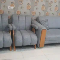 مبل.     لاله