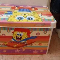 تعدادی اسباب بازی به فروش میرسد