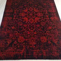 فرش قرمز کهنه نما