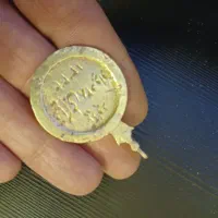 یادبود شاهی اویز گردنی|کلکسیون اشیاء عتیقه|قم, قم نو|دیوار