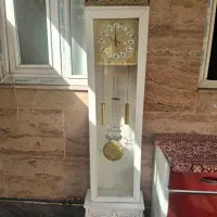 ساعت دیواری تمیز