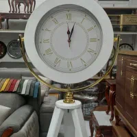 ساعت ایستاده