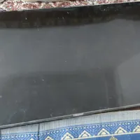 یک عدد تلوزیون سونی ال ای دی شکسته