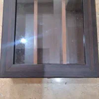 جعبه پذیرایی چوبی سه خانه با درب شیشه ای و استند