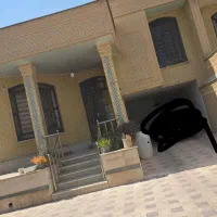 1طبقه دربست 250زیربنا.360 متر.4خاب.بربولوارگل آرا