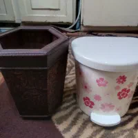 دو عدد سطل زباله کوچک