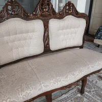 مبل سلطنتی ۹ نفره به همراه میز چوب راش