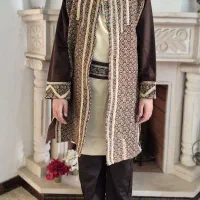 تعدادی لباس سنتی با استایل قاجاری