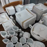سرویس چینی ۱۸ نفره گل برجسته طلایی نو نو درجه یک