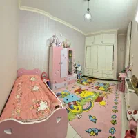 کمد تخت و فرش اتاق کودک