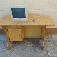 مانیتور و میز