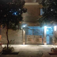 فروش خانه سه طبقه نبش کوچه