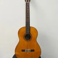 بهترین گیتار برای شروع « یاماها C70 » با استند