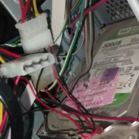 دستگاه کامپیوتر و مانیتورو موس بی سیم .ی عدد مودم|رایانه رومیزی|آبدانان, |دیوار