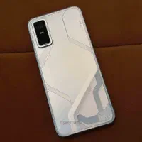 یک گوشی موبایل لمسی گم شده