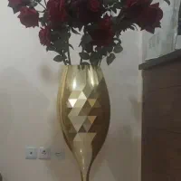 گل و گلدان