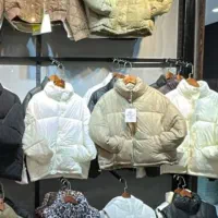 لباس پاییزه|لباس|قشم, |دیوار