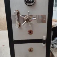 گاو صندوق دو طبقه دیجیتالی