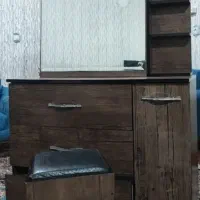 میز آرایش جادار با صندلی