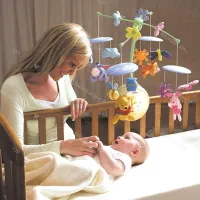 آویز تخت موزیکال تامی Tomy