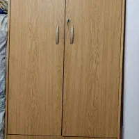 کمد لباس کاملا سالم و تمیز و جادار