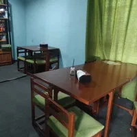 فروش یک عدد میز چوبی با چهار صندلی