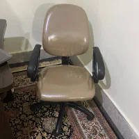صندلی اداری در حد نو