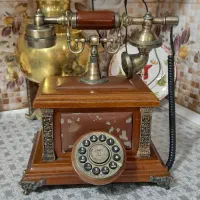 تلفن رومیزی چوبی سالم آنتیک