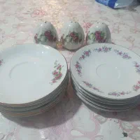 نلبکی و پارچ گل سرخ