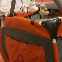 تخت پارک و کریر|اسباب و اثاث بچه|صدرا-فارس, فاز ۱|دیوار