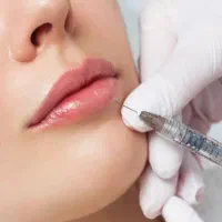 پزشک عمومی مسلط به کلیه تزریقات زیبایی