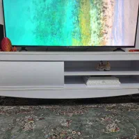 میز تلویزیون سفید در حد نو