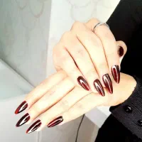 خدمات کاشت ناخن فقط 400