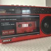 رادیو کاست قدیمی کاملا نو واستفاده نشده.