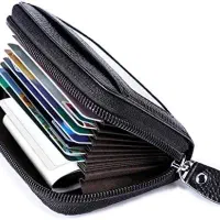 جا کارتی حاوی مدارک کارت ملی و کارت سوخت