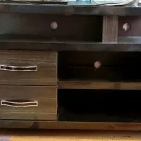 میز تلویزیون تمیز و برند