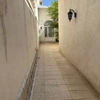 ملک-تک-طبقه-با-حیاط-اختصاصی-مناسب-سالن-و-آتلیه